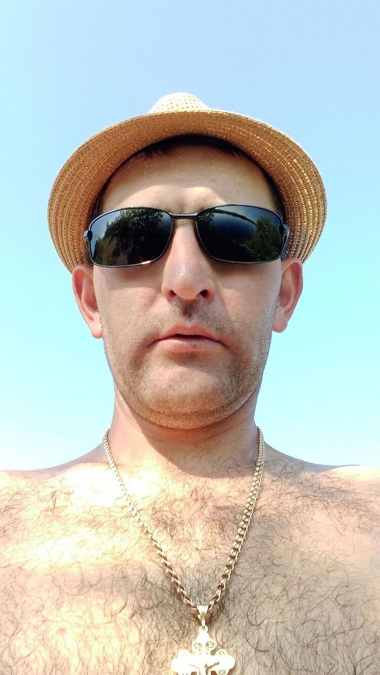  30389027  Pavel, 38 ,    