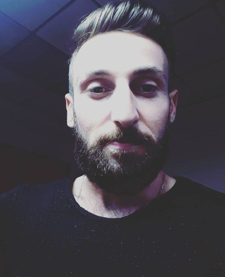  37623727  Ali, 35 ,    