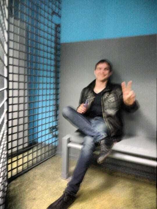  41471207  Anton, 34 ,    