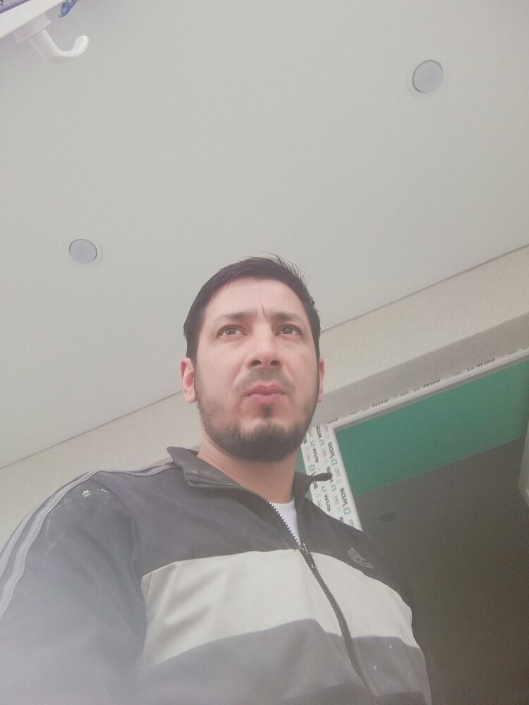  17949717  Sabir, 44 ,    