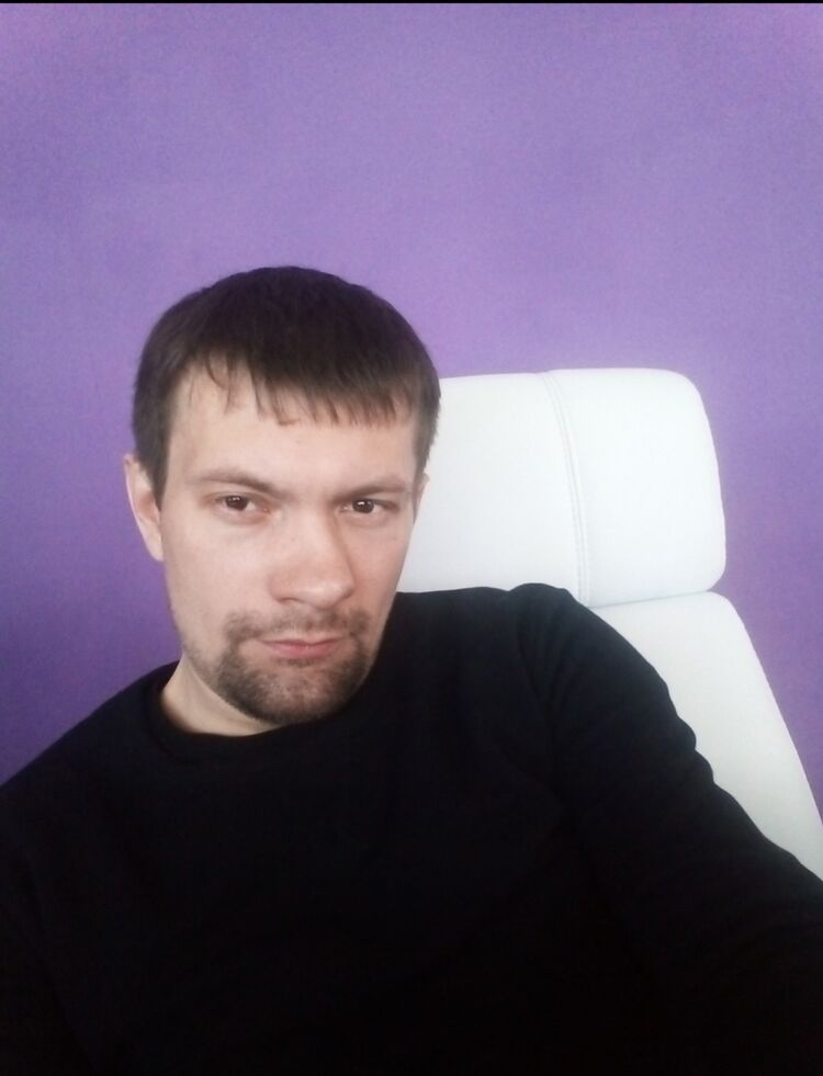  31966367  Jon, 38 ,    