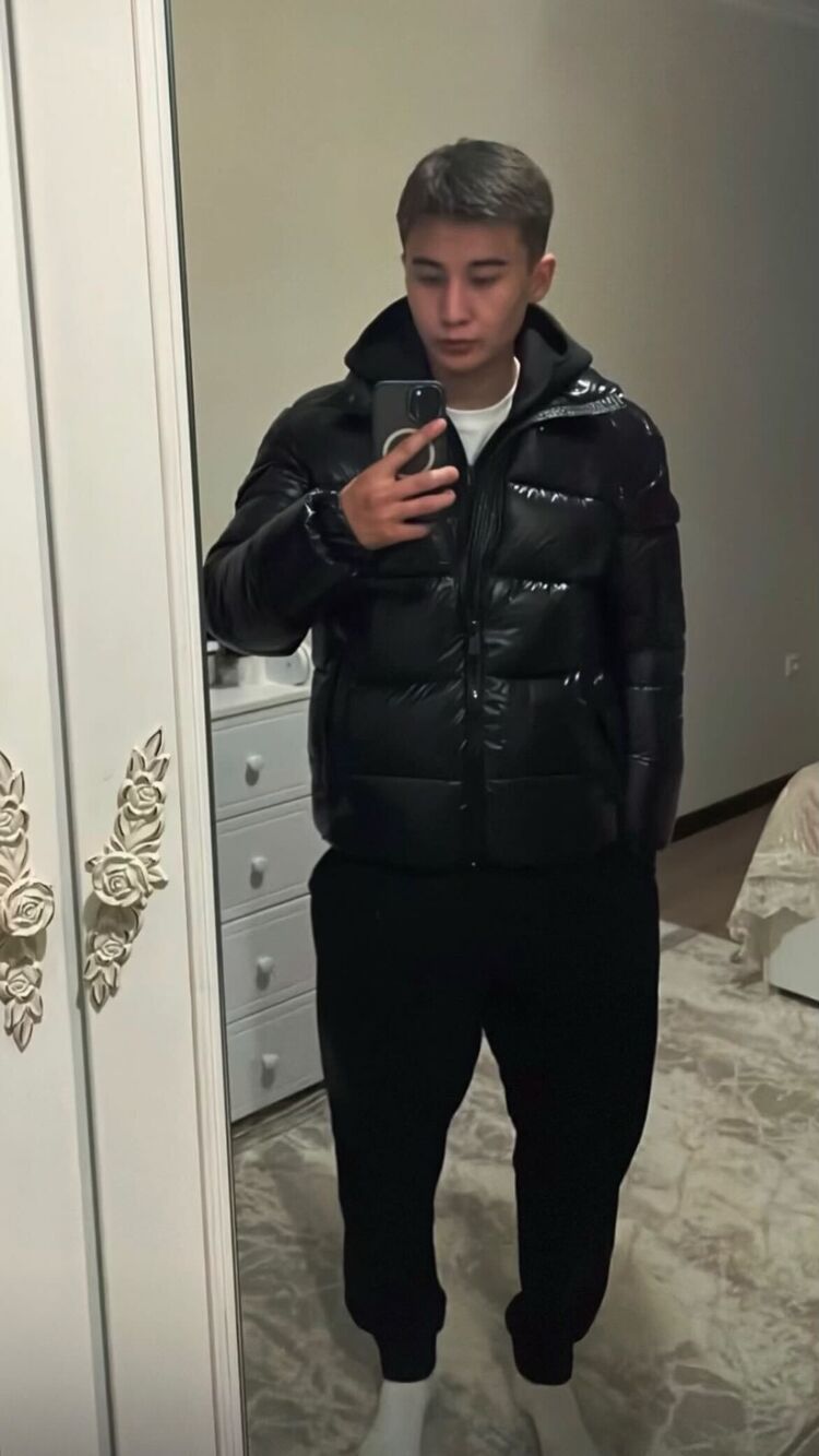  54699367  Abdulla, 18 ,    