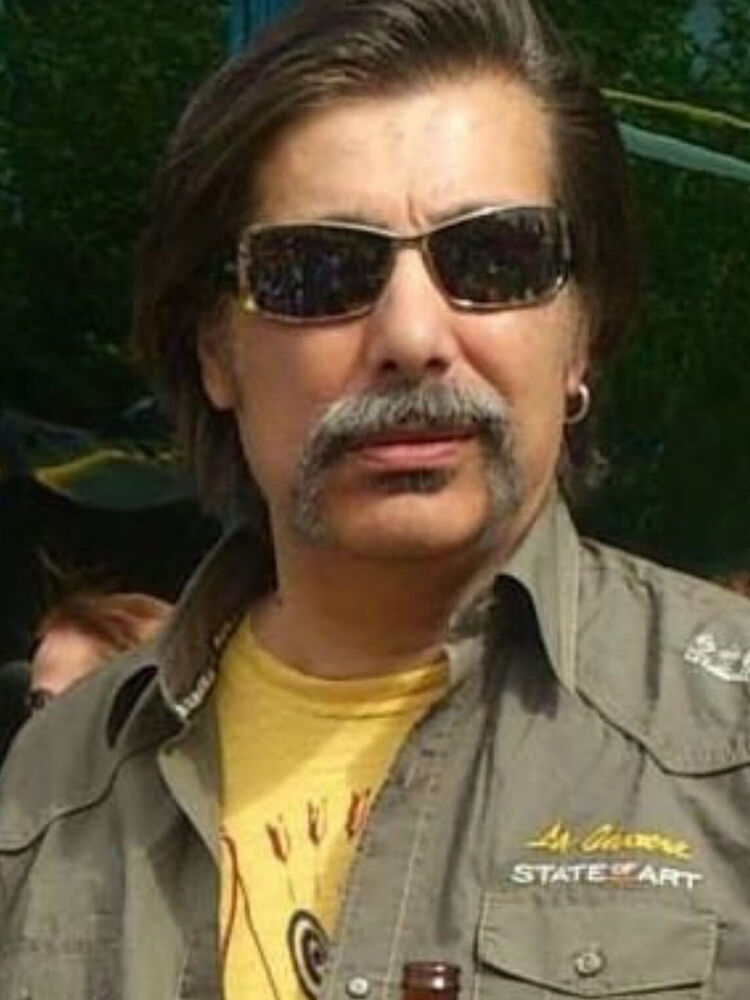  54093607  Ajlan, 49 ,    