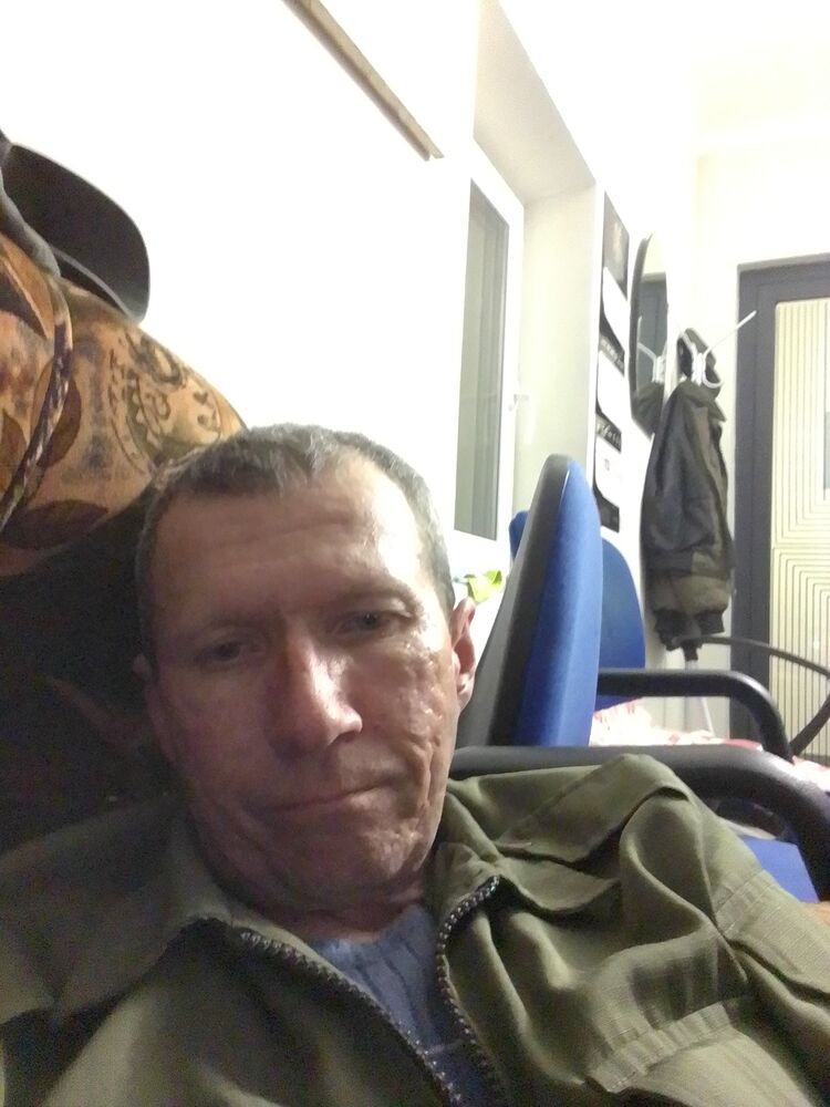  30425947  , 51 ,    