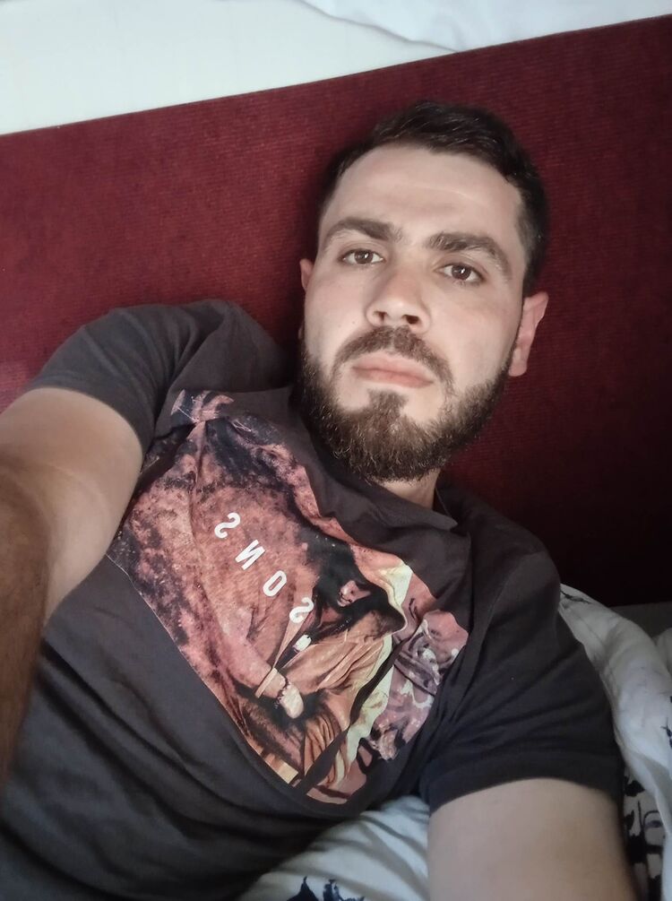  ,   Roland, 33 ,   ,   