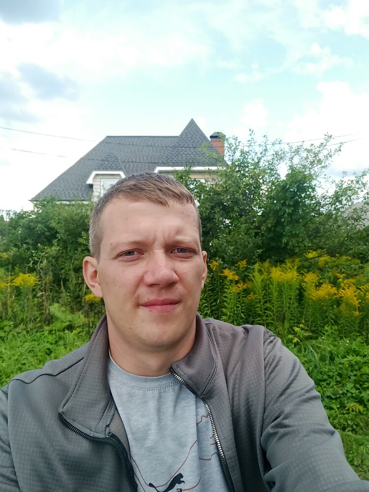  54779847  Mikhail, 32 ,     