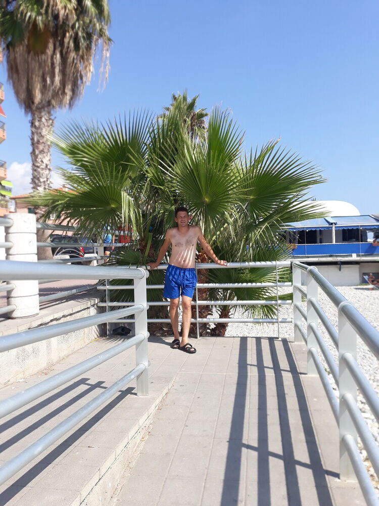  21611287  Ivan, 37 ,    