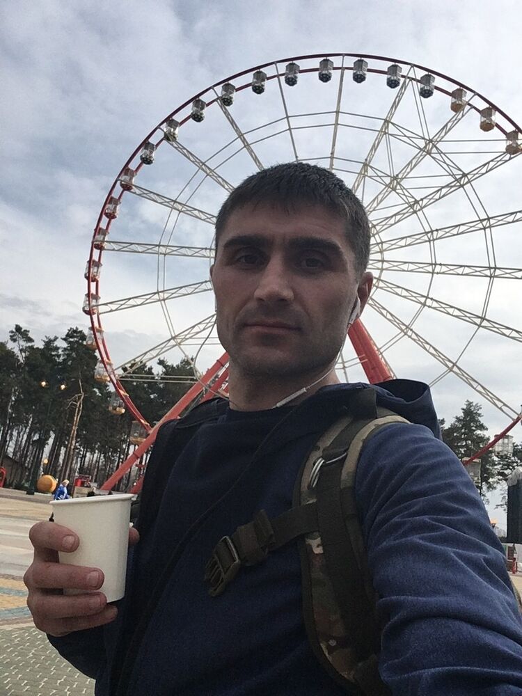  ,   Artem, 38 ,   ,   , c 