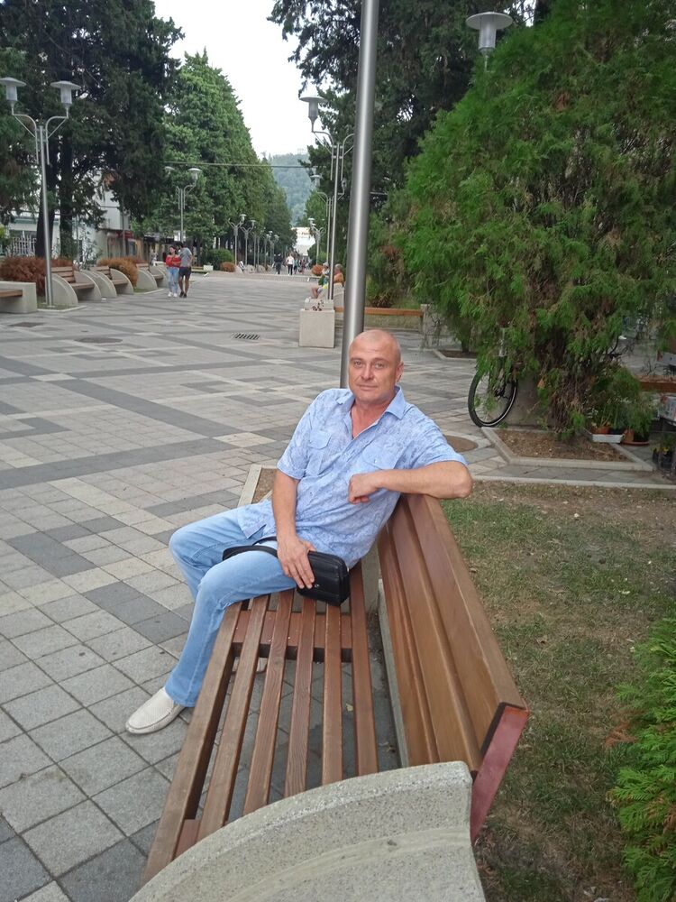  --,   , 52 ,     , c 