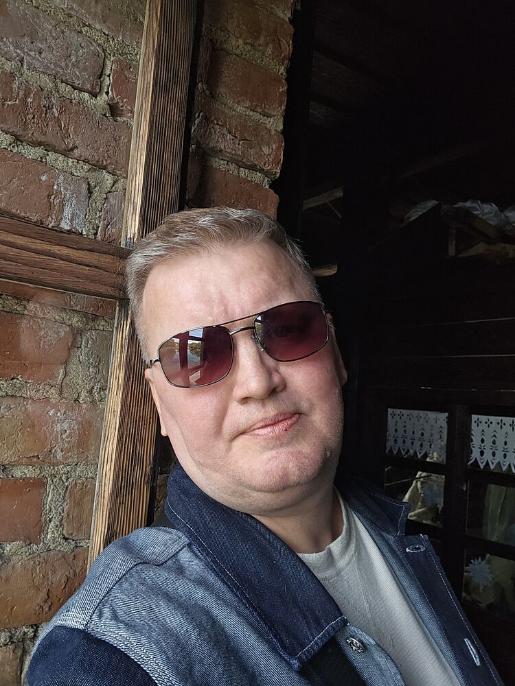  53890457  Andrey, 52 ,    