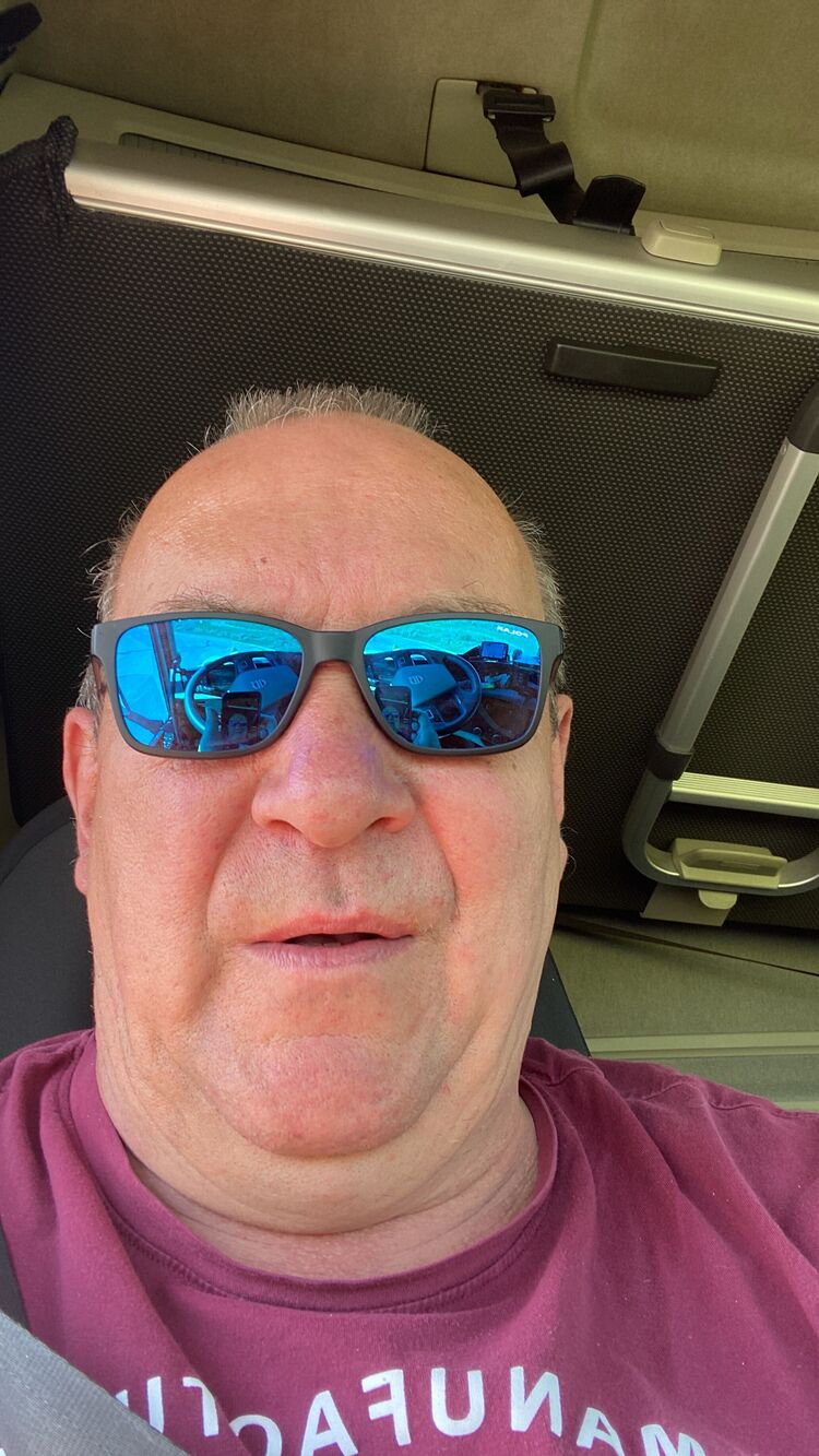  51232357  Richard, 56 ,    Praha