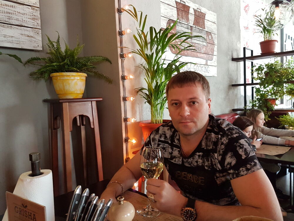  ,   Yevgeniy, 44 ,   ,   , c 