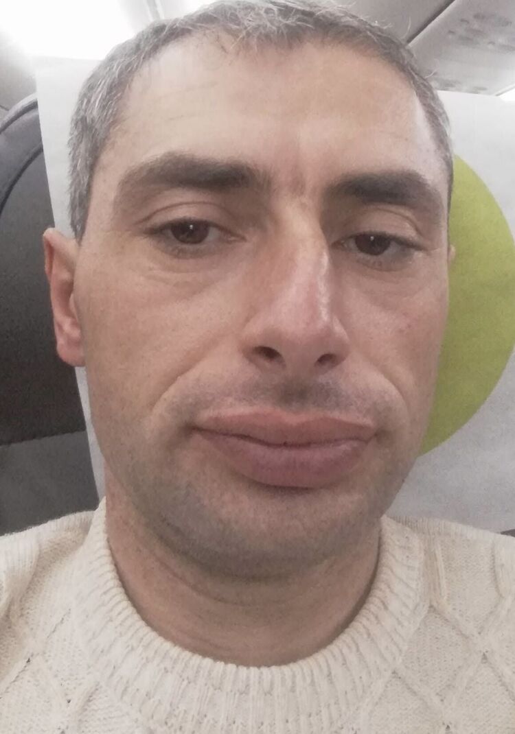  53856947  Artur, 41 ,    