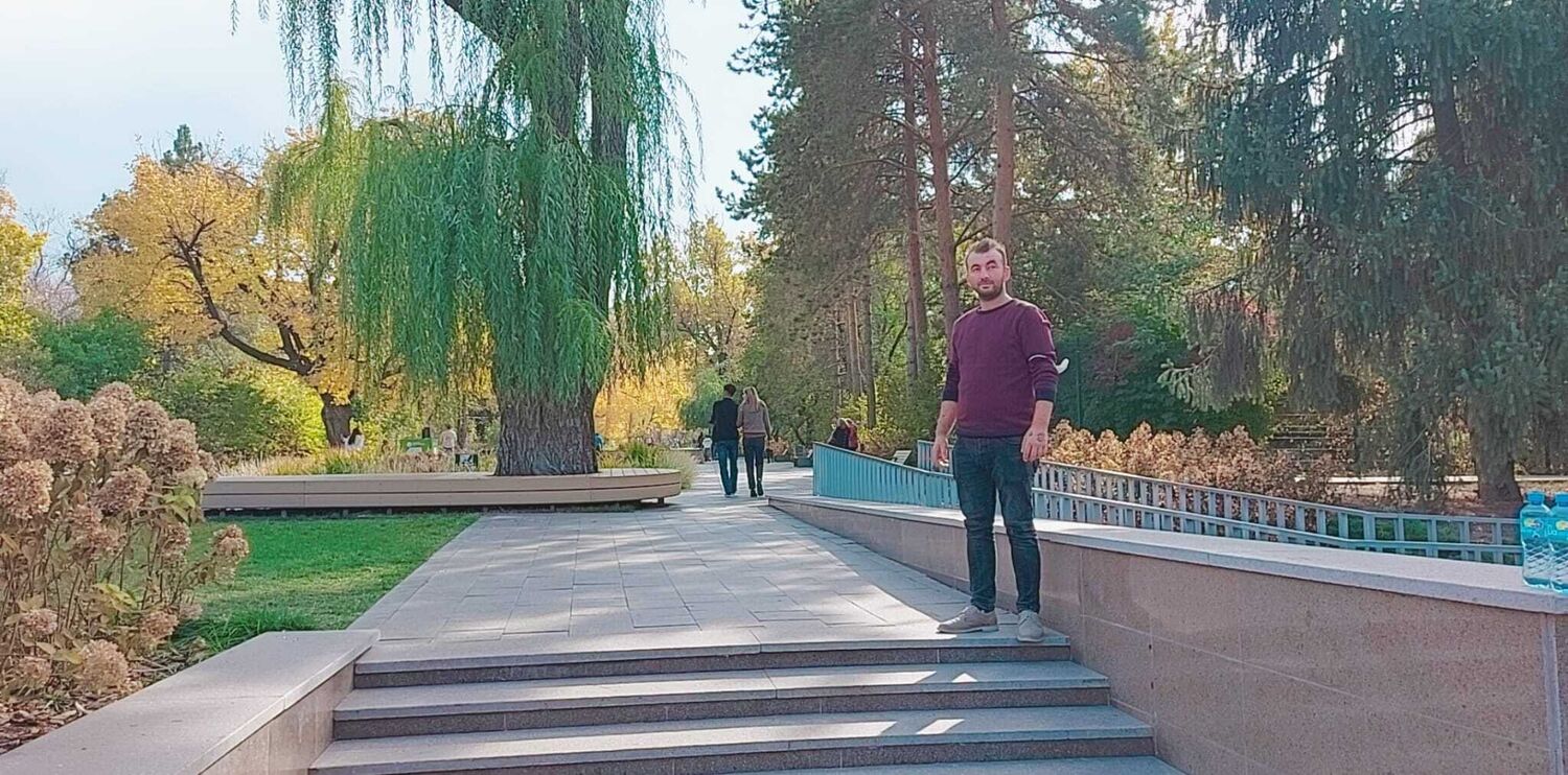  27448557  Burak, 30 ,    