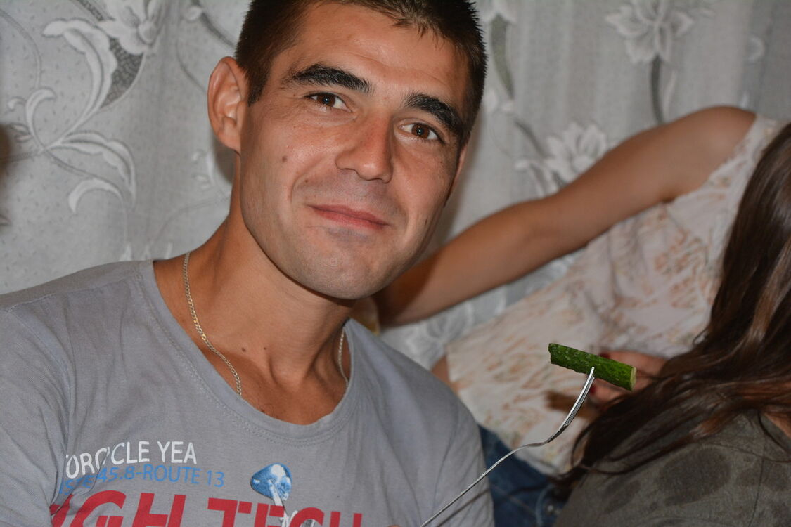  6220527  Mihail, 33 ,    