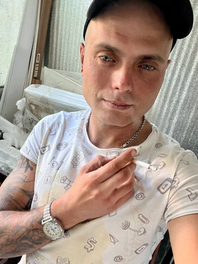  54502487  Artem, 33 ,    