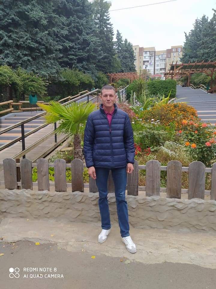  28081197  Dima, 37 ,    