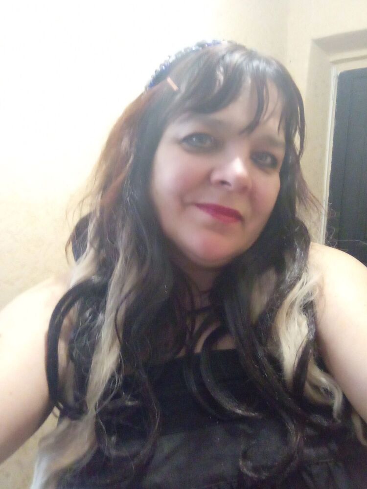  ,   Nika, 53 ,   c 