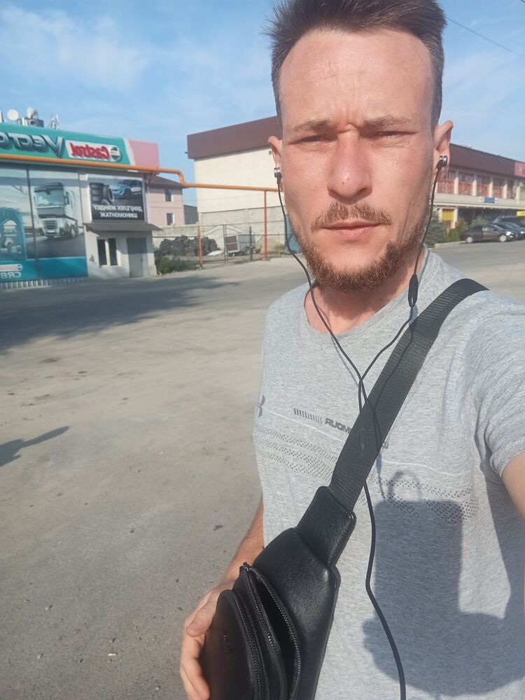  49555457  Ruslan, 31 ,    