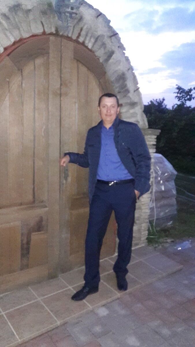  8407187  Serghei, 37 ,    