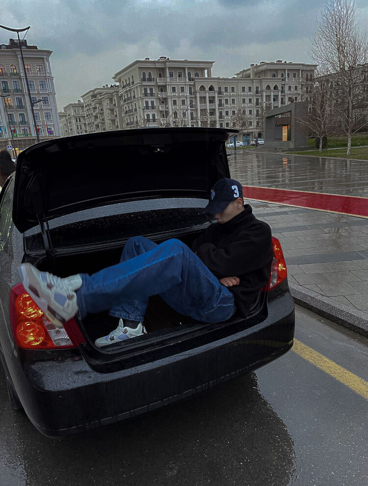  40527297  Twazsss, 24 ,    