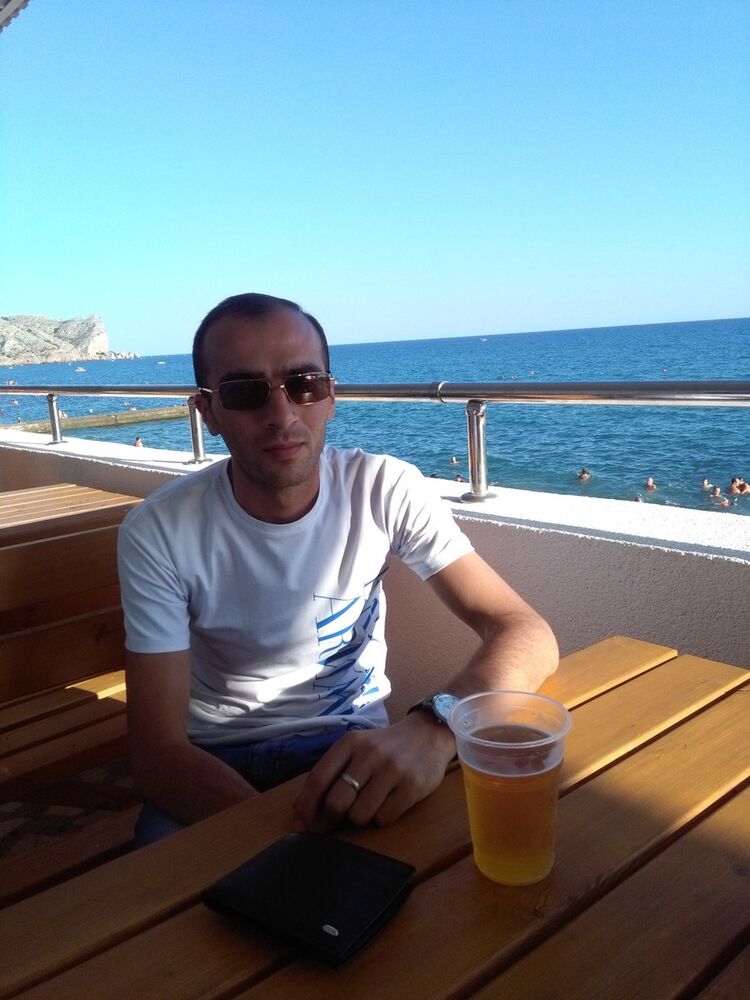  ,   Armen, 42 ,   ,   , c 