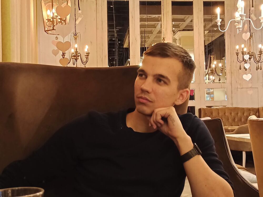  44272767  , 24 ,    -