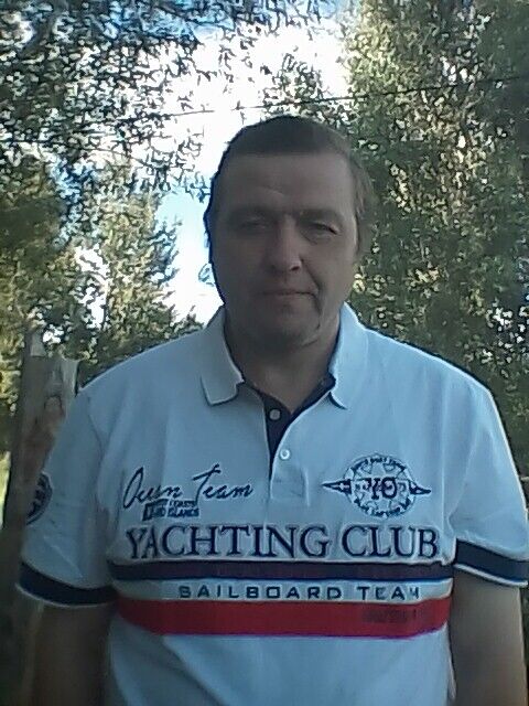  24039247  Anton, 51 ,    
