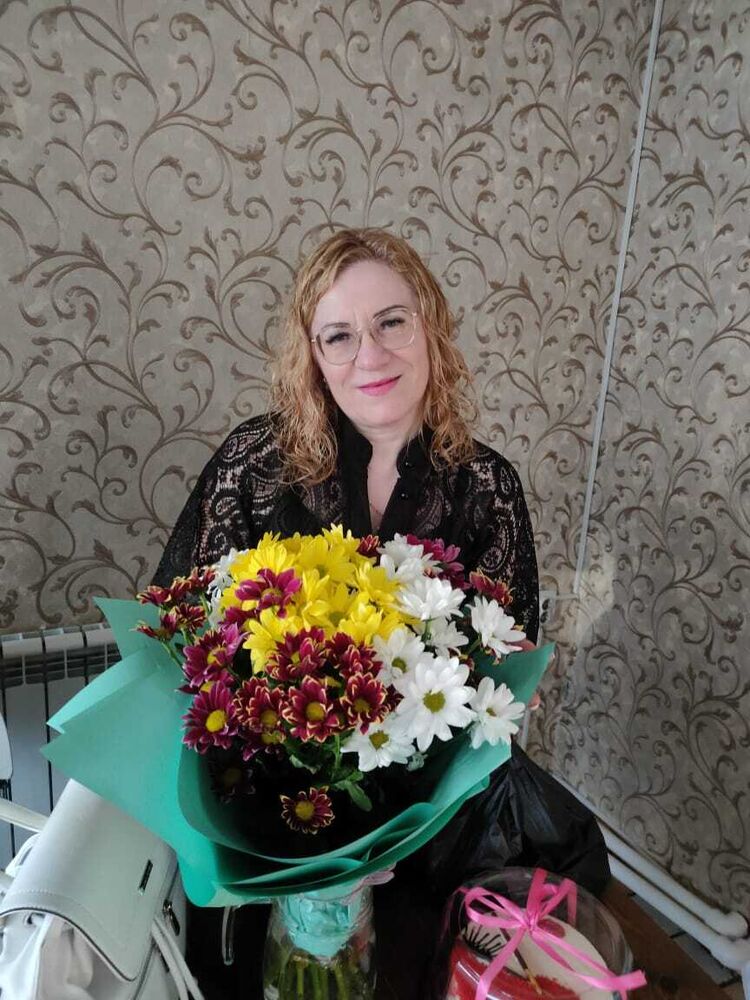  35012847  Larisa, 49 ,    