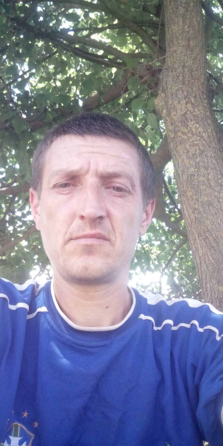  23284267  Viktor, 37 ,    