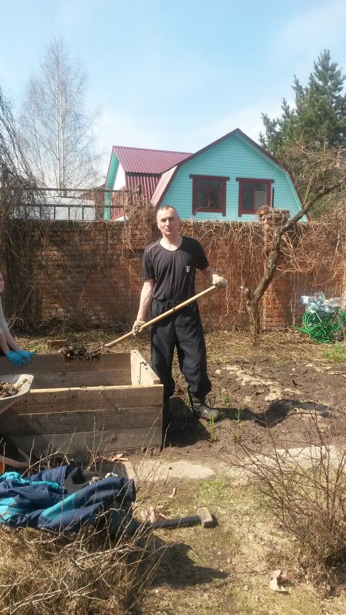  9430487  Sergeui, 61 ,    