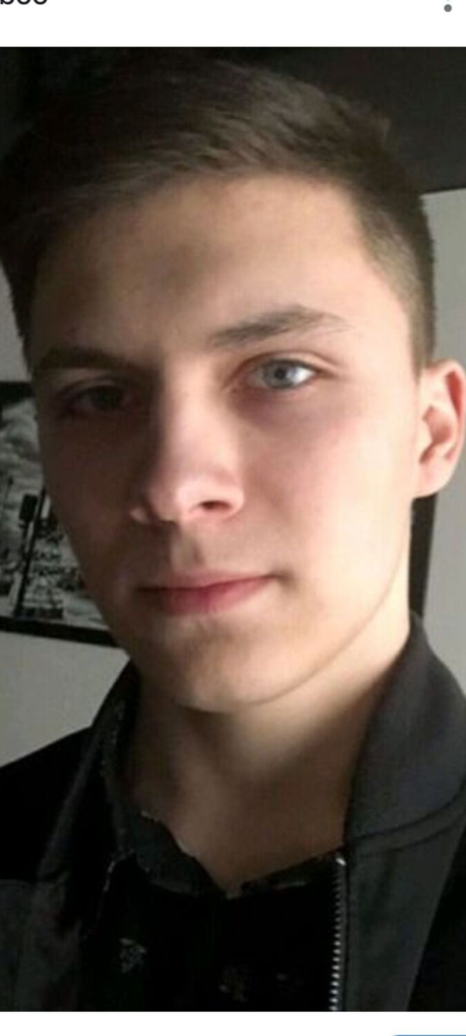  ,   Alex, 32 ,   ,   