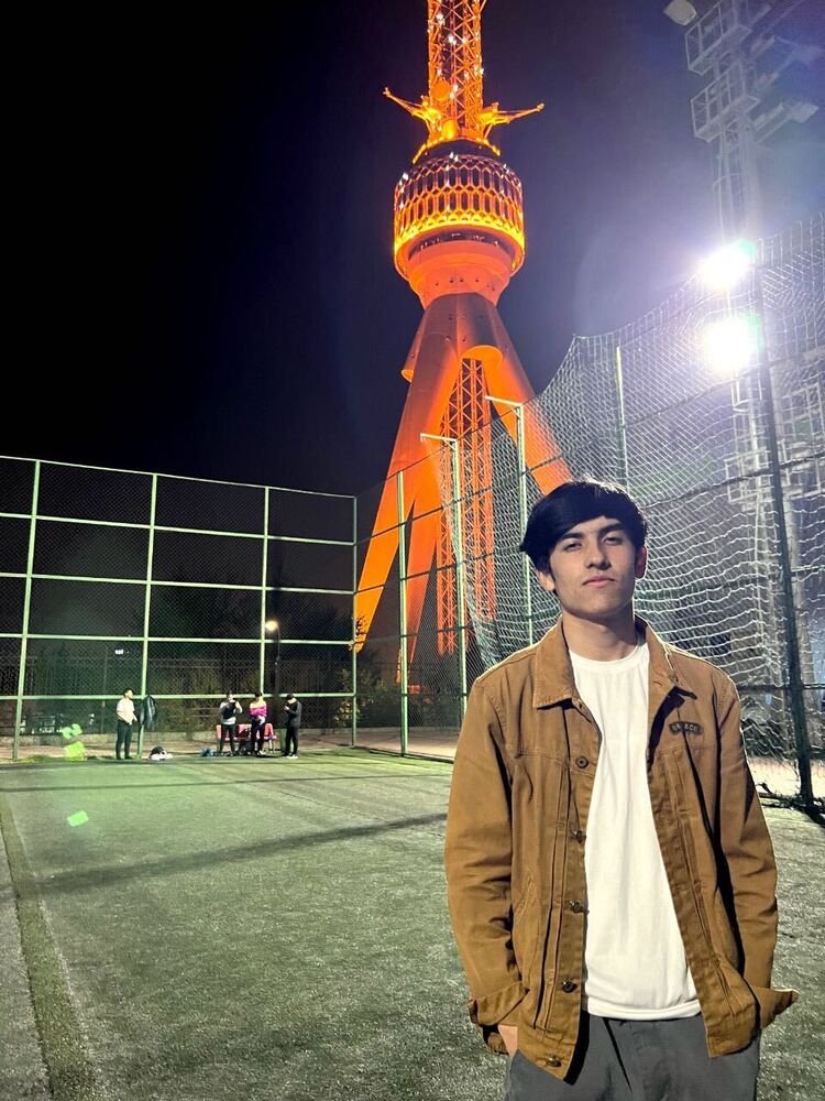  ,   Farxod, 21 ,   ,   
