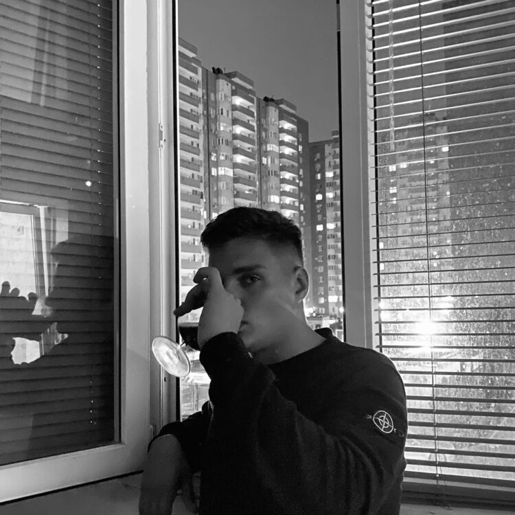  26846377  Ivan, 27 ,    