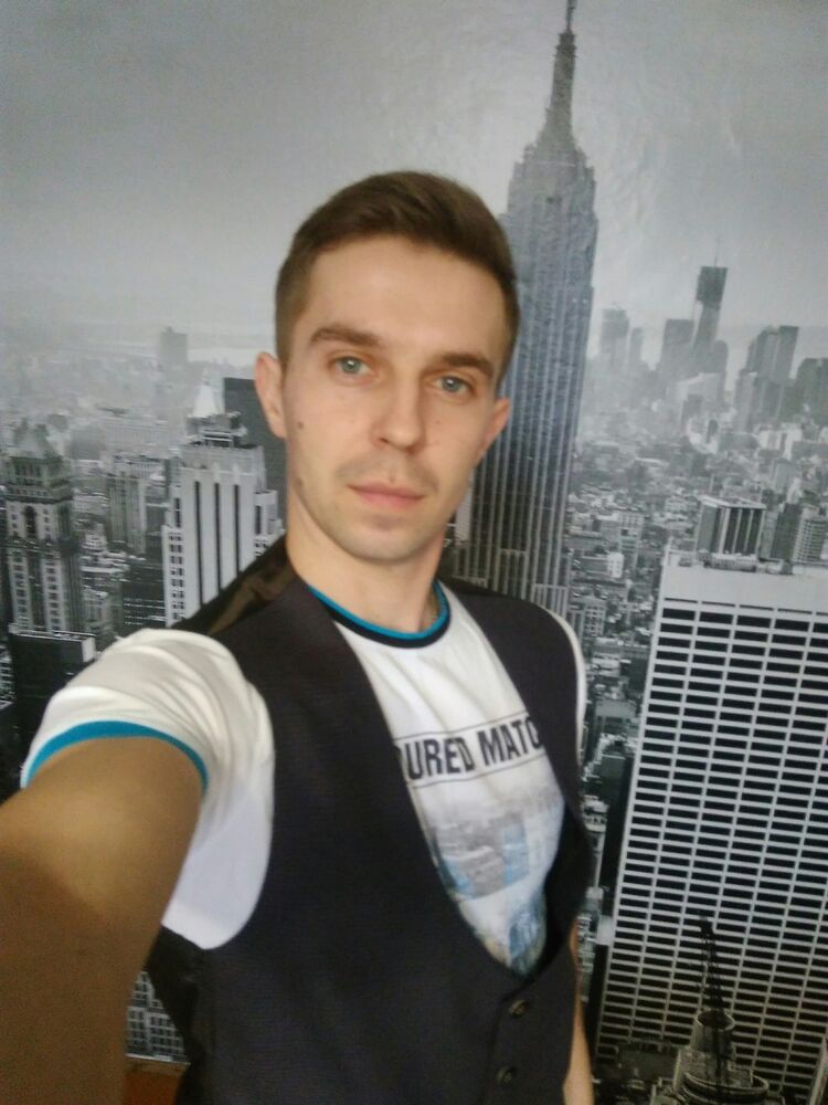  ,   Dmitrii, 32 ,   ,   , c 
