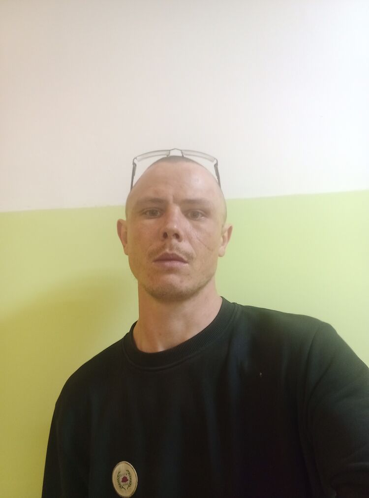  46873967  , 28 ,    