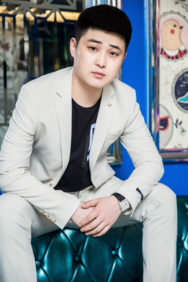 ���������� ������, ���� ������� ����� BOY, 35 ���, ������������ ��� ������, ����� � ���������