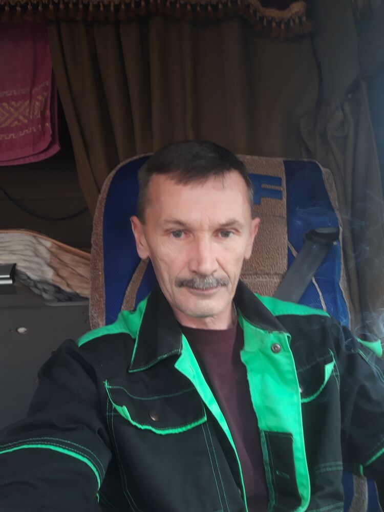  52135287  Sergey, 52 ,     