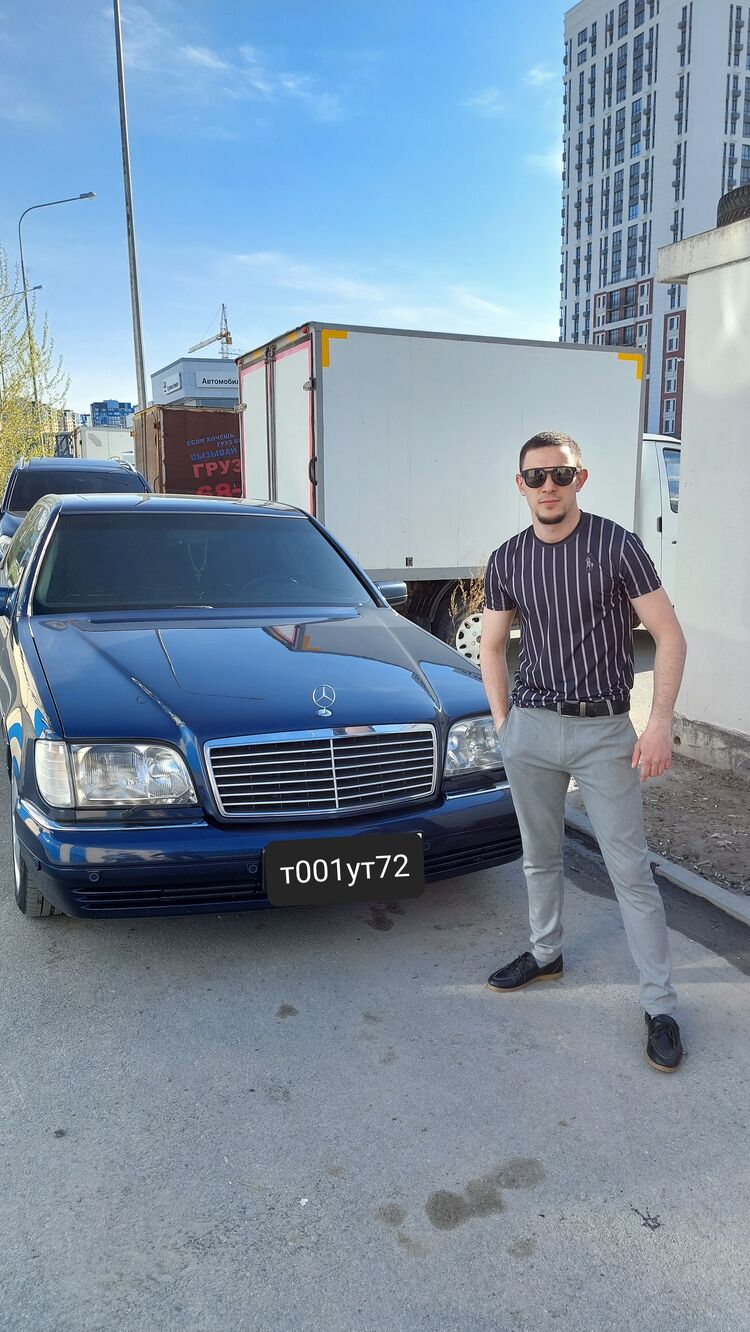  ,   Alex, 25 ,   ,   , c , 