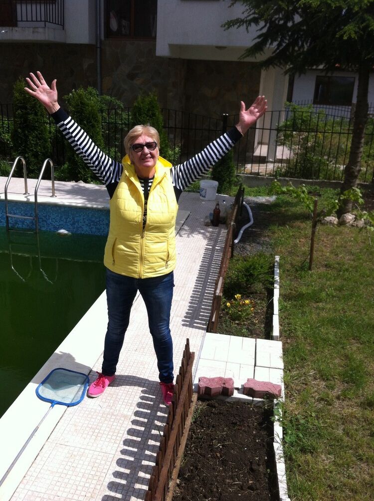  8067087  Larisa, 71 ,    Pomorie