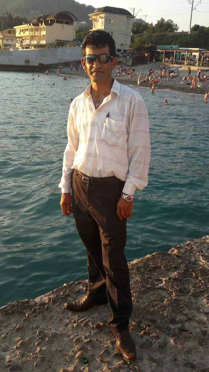  38168917  Ercan, 54 ,    