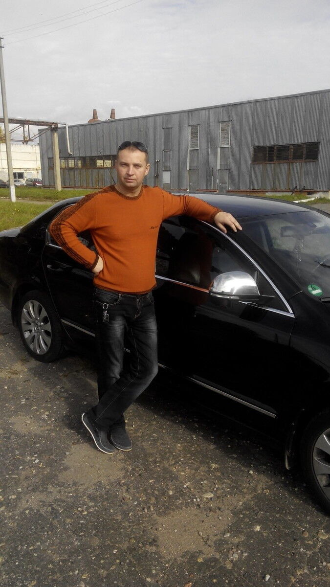  5038567  OLEG, 46 ,    