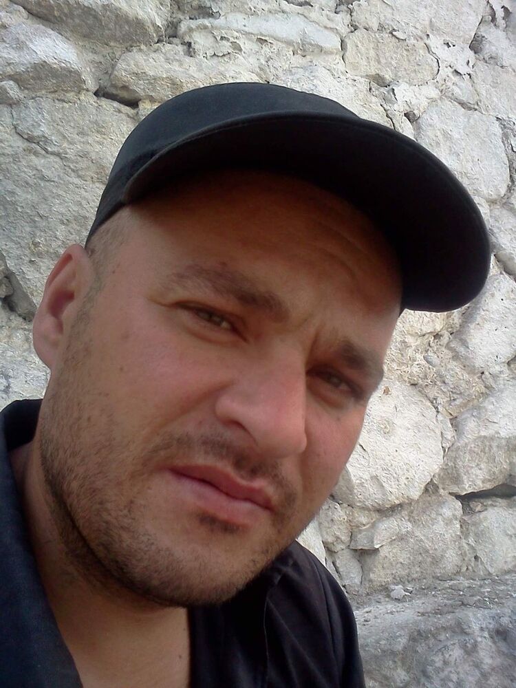  10713617  Hassan, 45 ,    