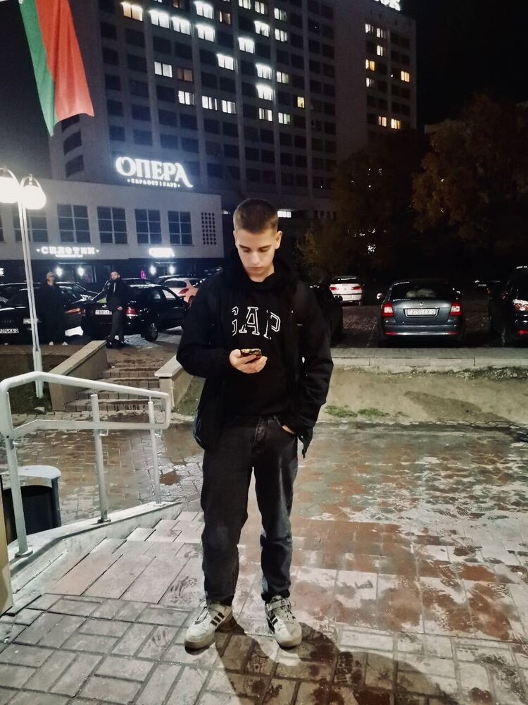  49067647  , 20 ,    
