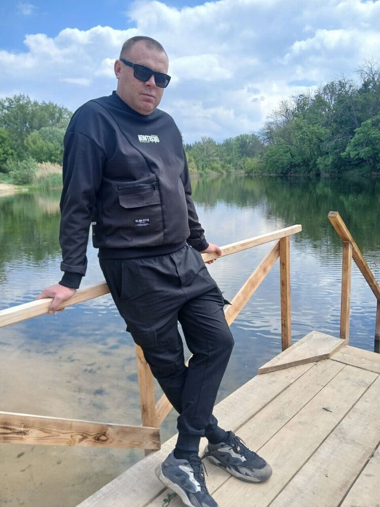  52849927  , 37 ,    