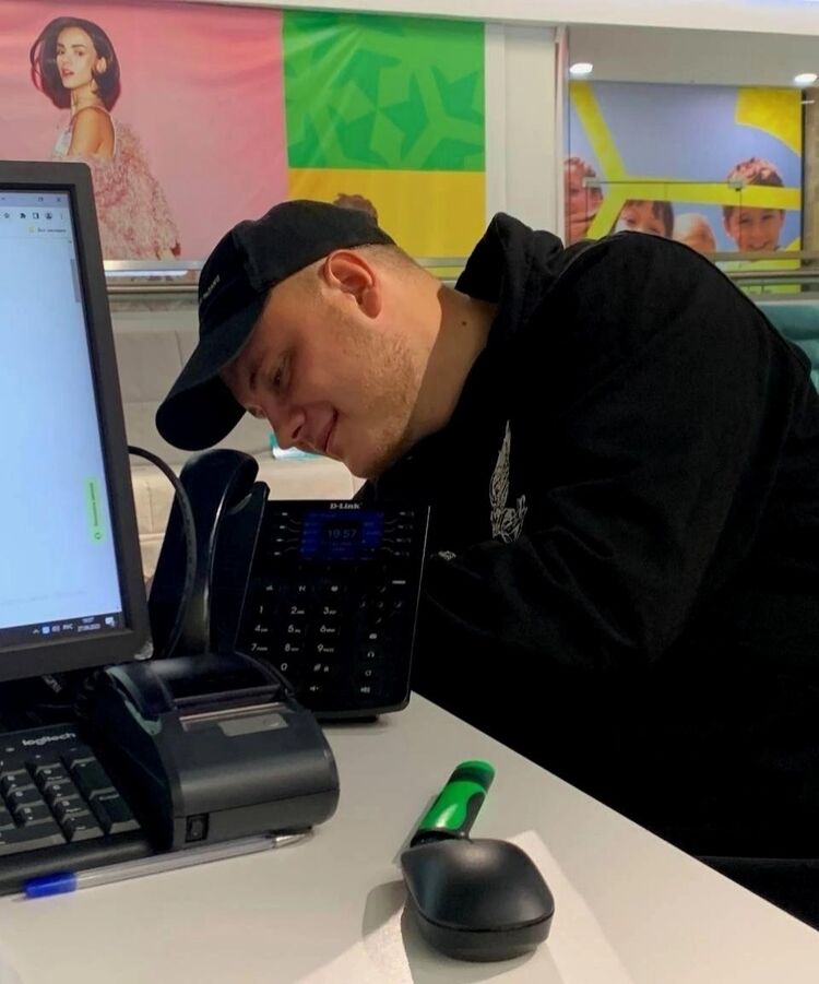  53643417  , 26 ,    -