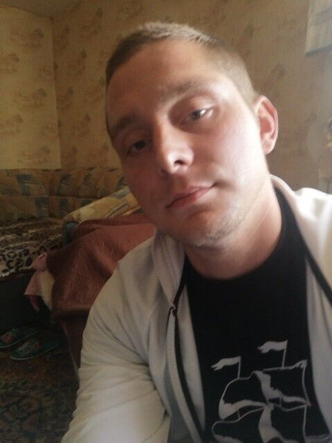  20608687  Viktor, 37 ,    -