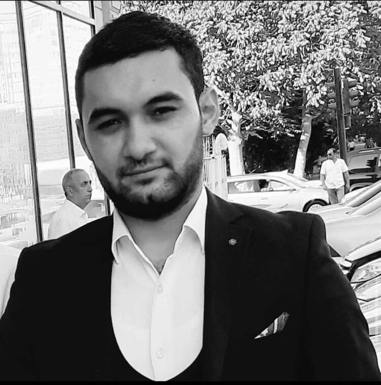  38908617  Yuska, 32 ,    