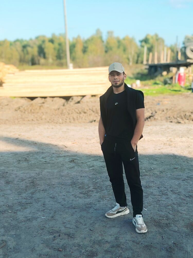  53552147  Jamshidbek, 25 ,    