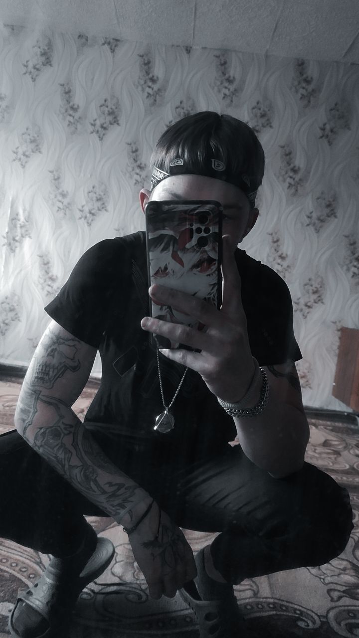  48538377  Ivan, 22 ,    -